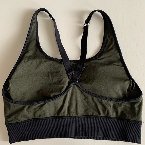 Fabletics Seamless Sports Bra - Picture 4 of 5